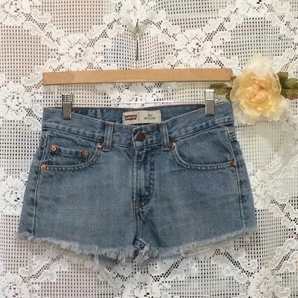 Levi's 550 Women's Denim Cut Off Frayed Blue Shorts Size 27